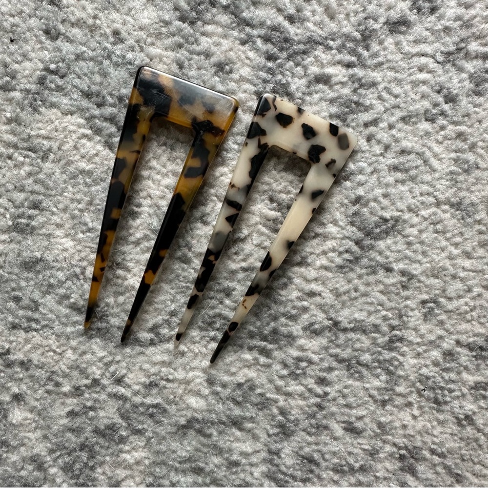 Anthropologie tortoise resin French pins - Picture 2 of 5